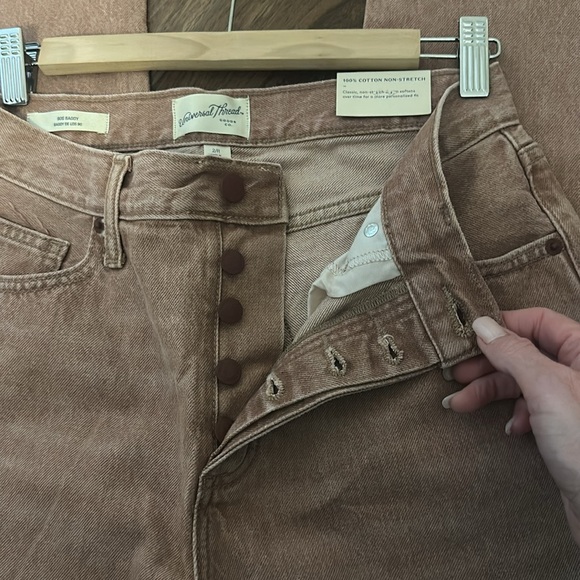 Universal Threads 90’s Baggy Jean - Picture 6 of 6